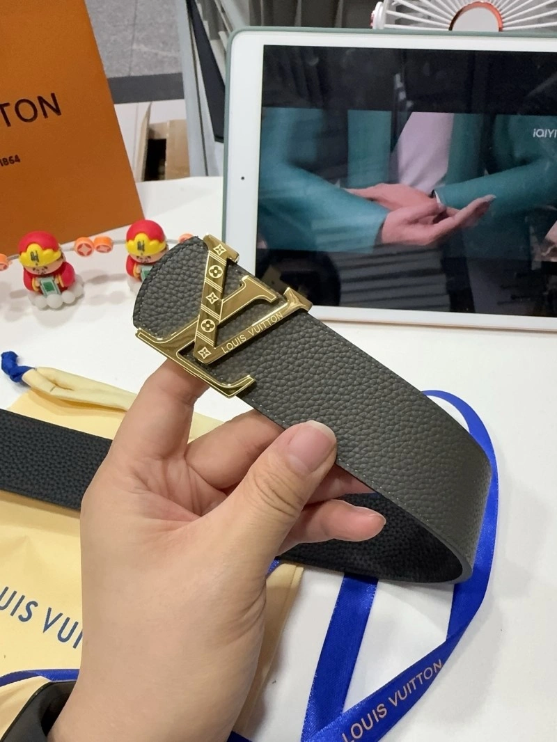 Minimalist Louis Vuitton Belts 300870