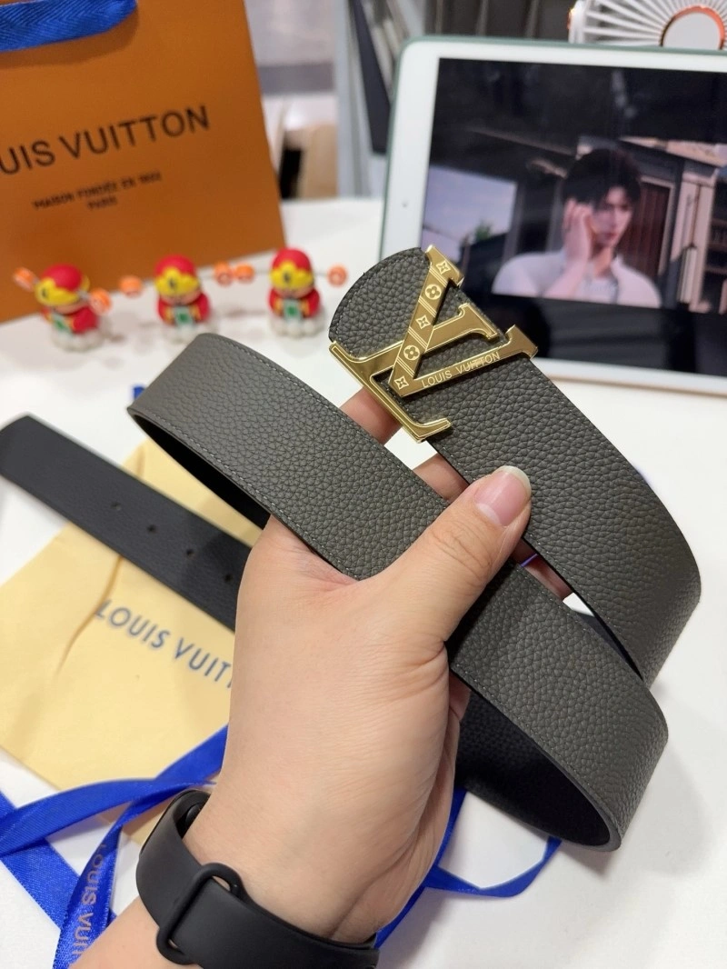Minimalist Louis Vuitton Belts 300870