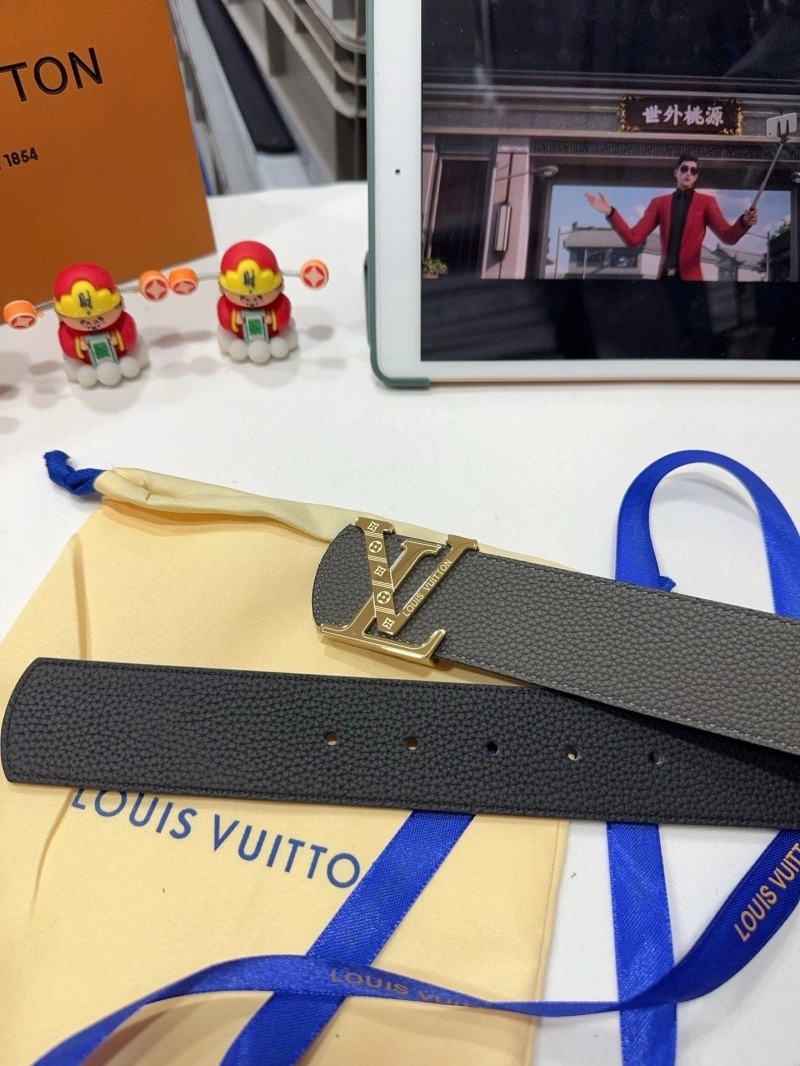 Minimalist Louis Vuitton Belts 300870