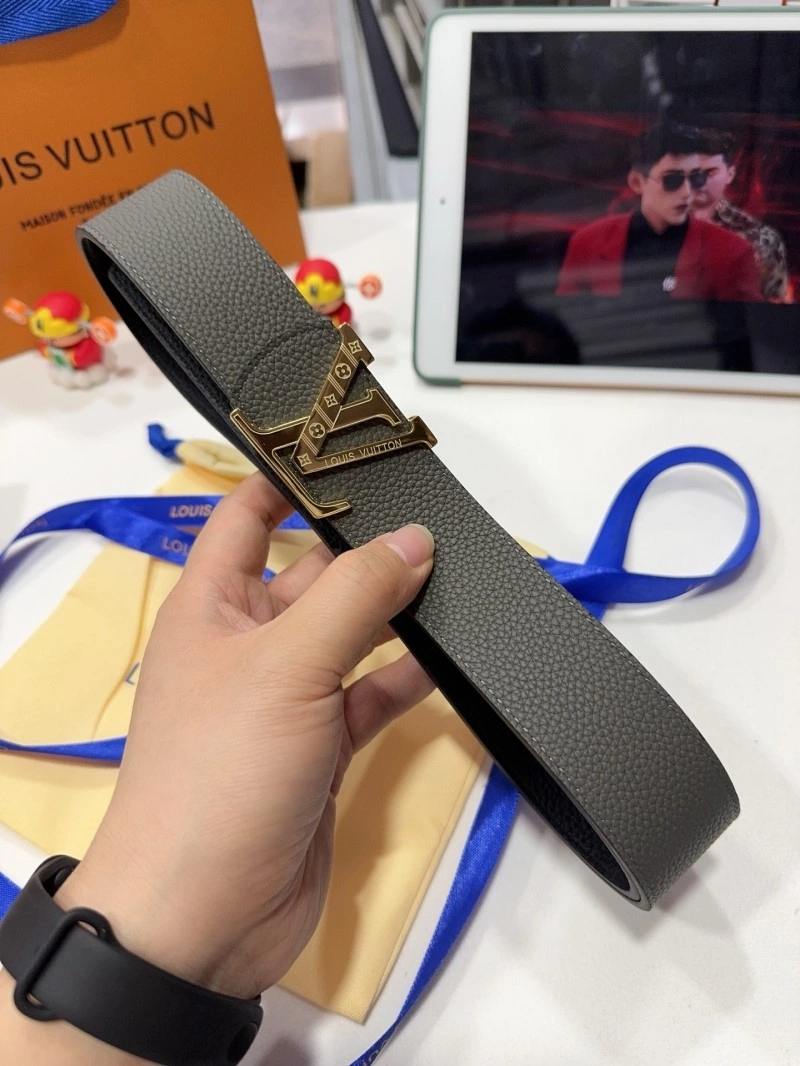 Minimalist Louis Vuitton Belts 300870