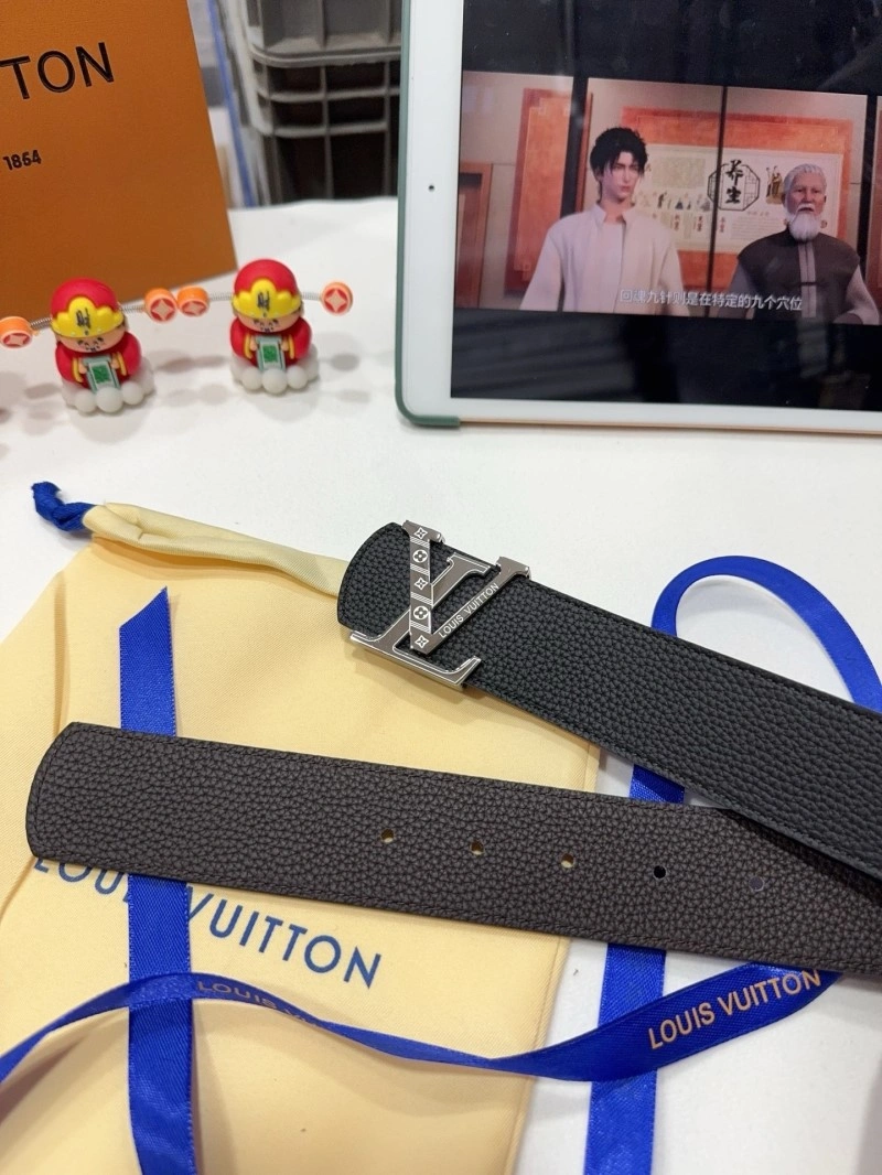 Louis Vuitton Belts Refined 300867
