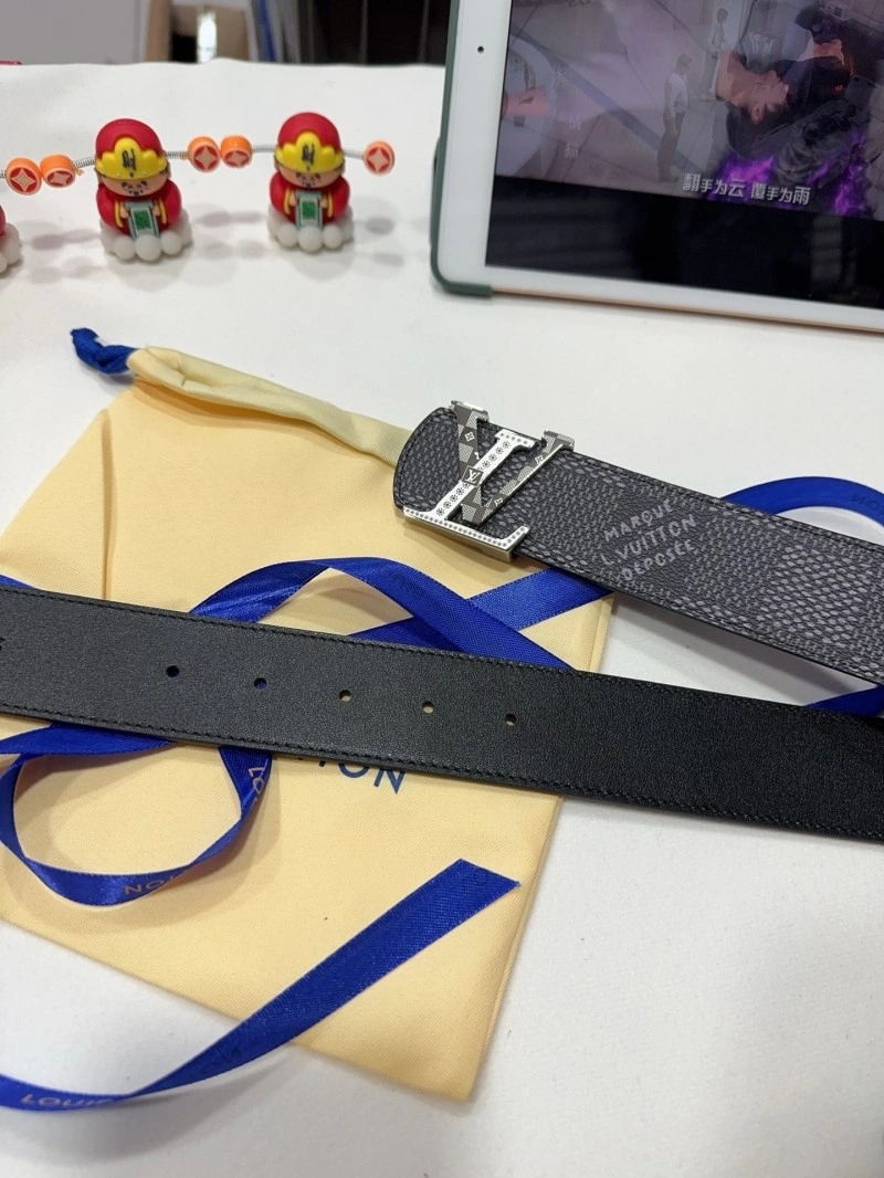 Louis Vuitton Belts Breathable 300875