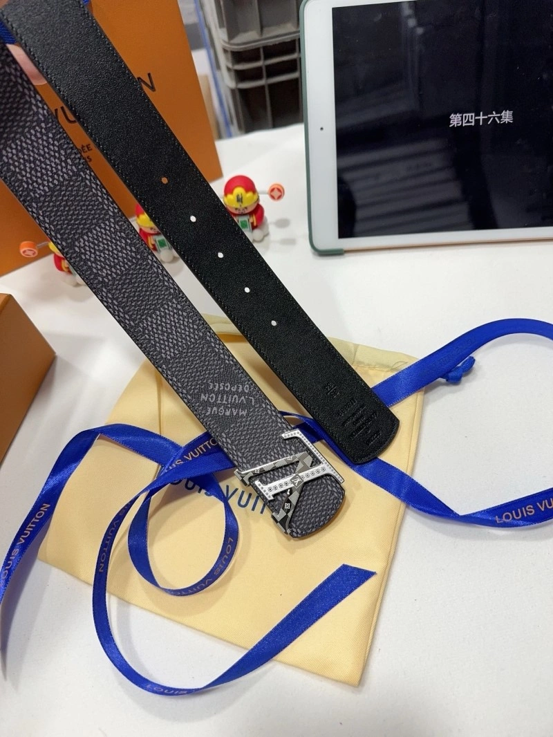 Louis Vuitton Belts Breathable 300875