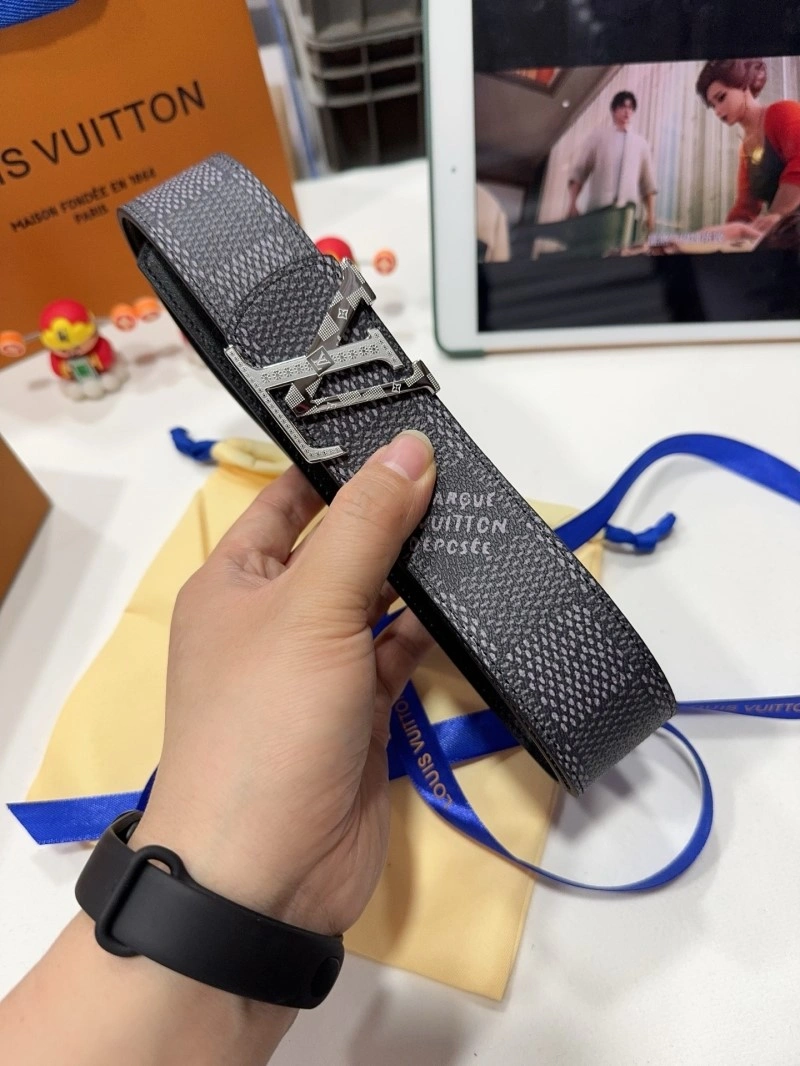 Louis Vuitton Belts Breathable 300875