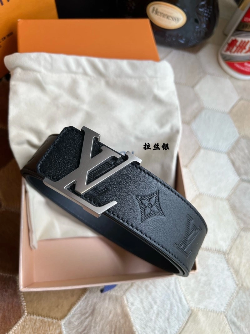 Bright Louis Vuitton Belts 300850
