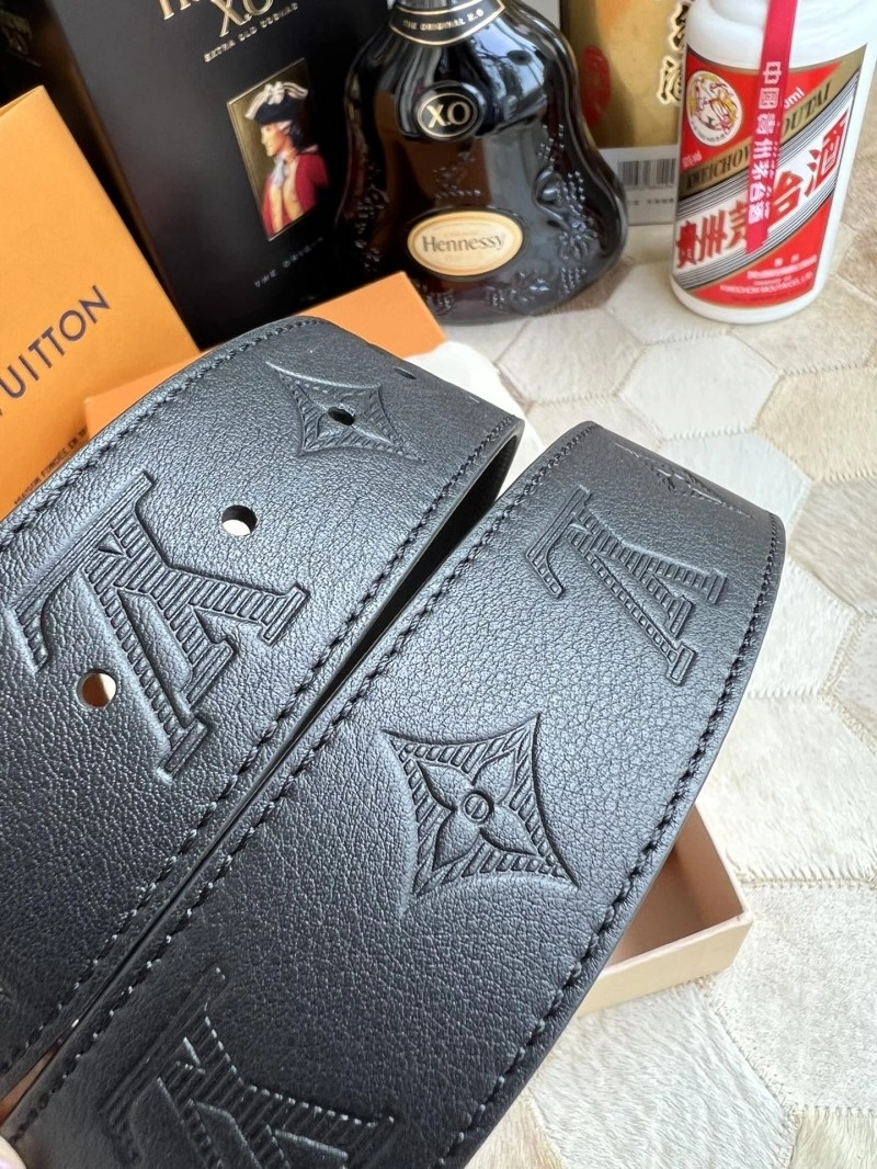 Bright Louis Vuitton Belts 300850
