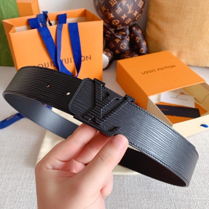 Versatile Louis Vuitton Belts 300835