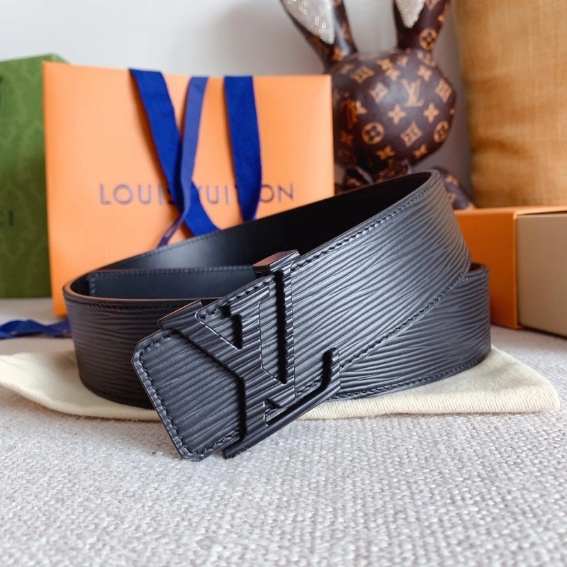 Versatile Louis Vuitton Belts 300835