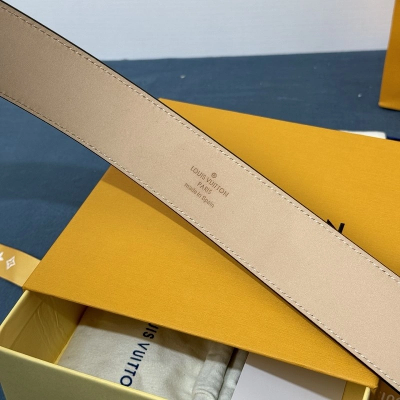 Effortless Louis Vuitton Belts 300853