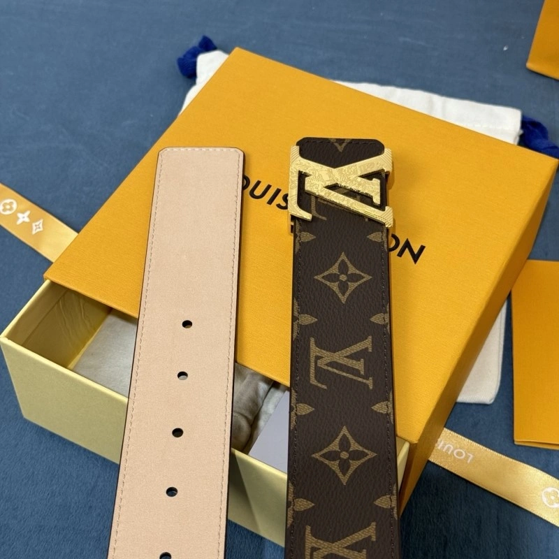 Effortless Louis Vuitton Belts 300853
