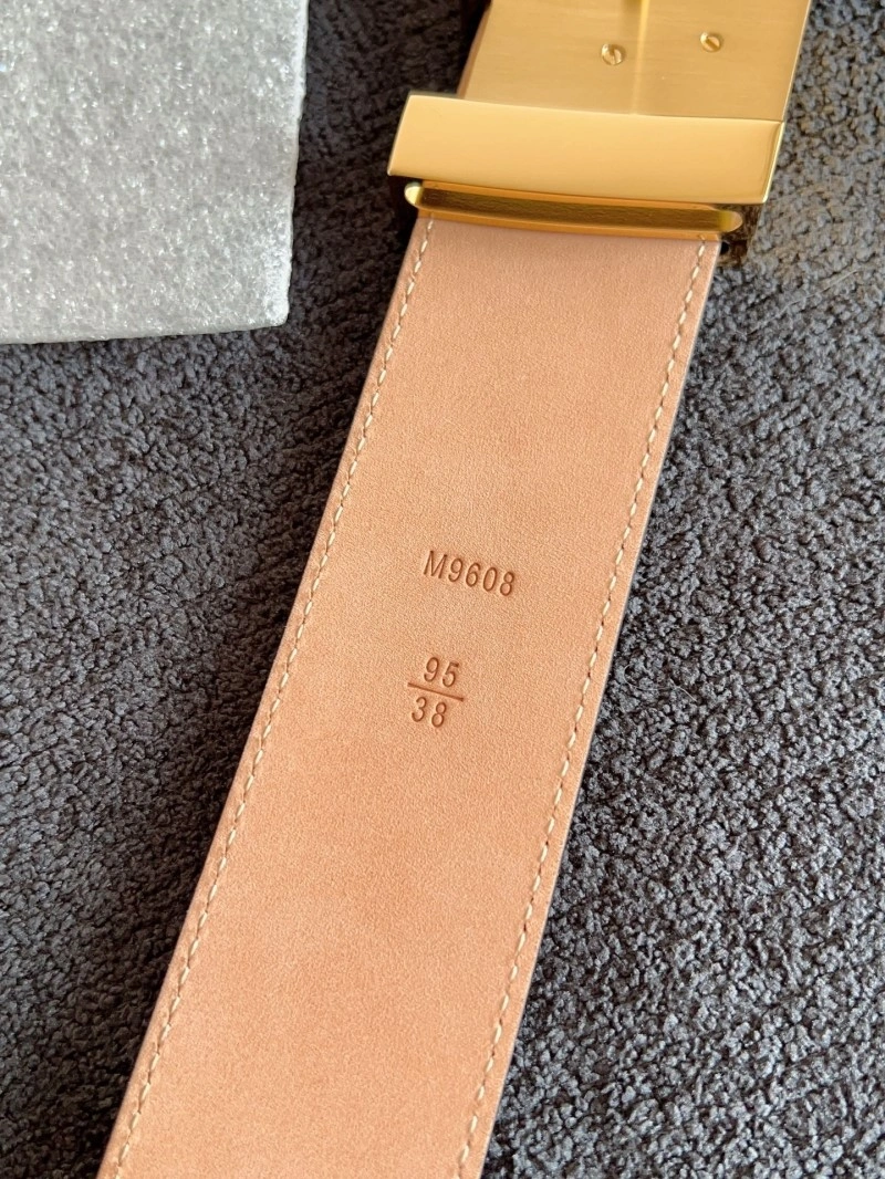 WaterResistant Louis Vuitton Belts 300839