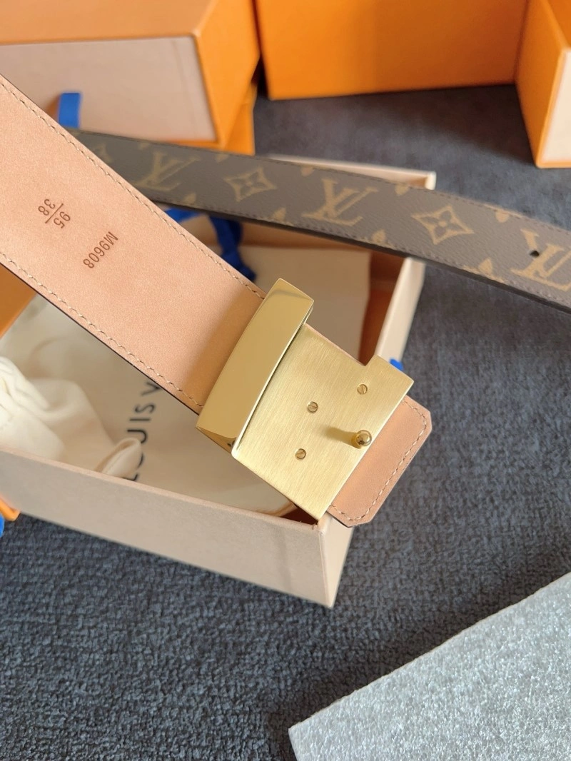WaterResistant Louis Vuitton Belts 300839