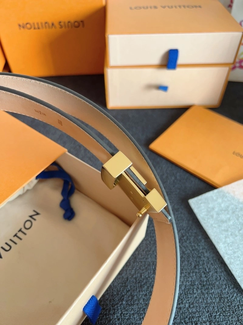 Breathable Louis Vuitton Belts 300823