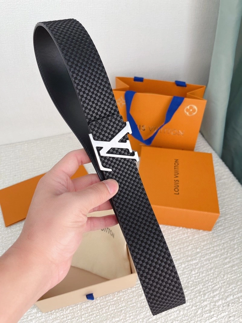 Louis Vuitton Belts Versatile 300816