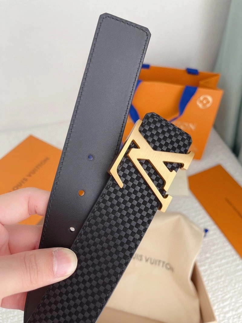 Unique Louis Vuitton Belts 300815