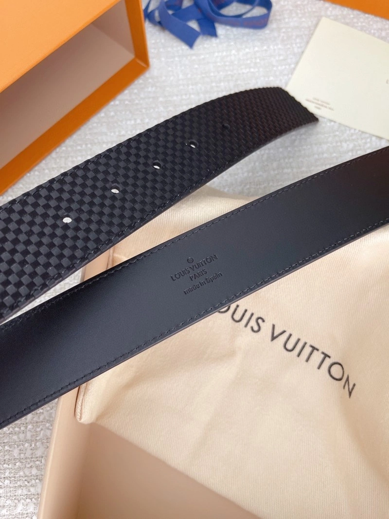 Unique Louis Vuitton Belts 300815
