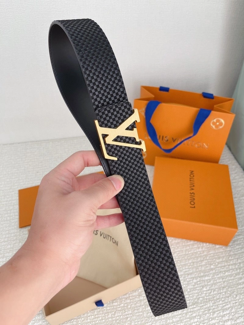 Unique Louis Vuitton Belts 300815