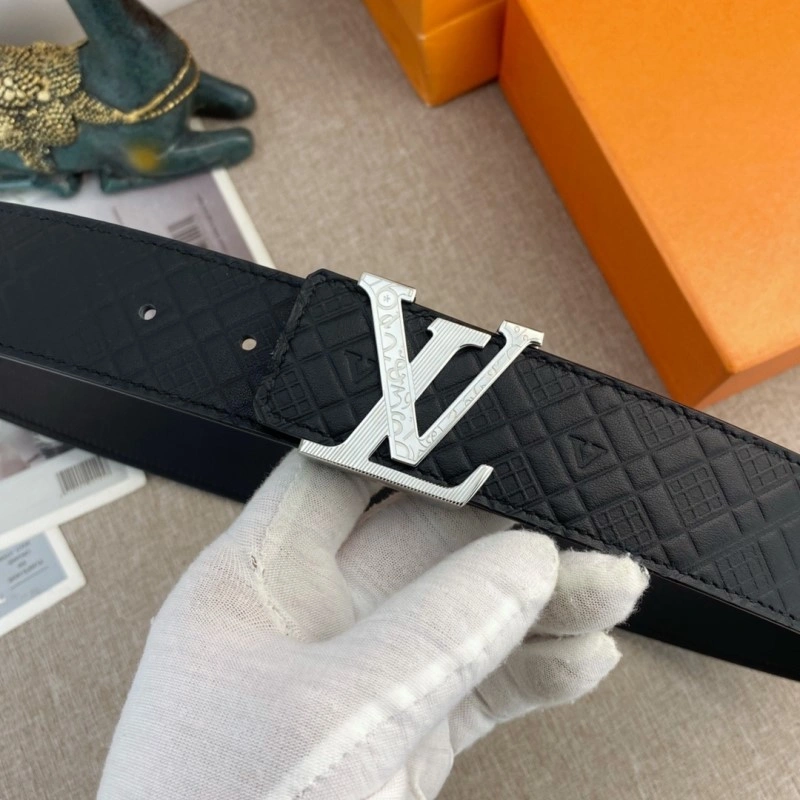 Lightweight Louis Vuitton Belts 300805