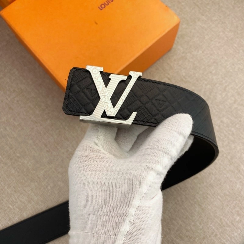 Lightweight Louis Vuitton Belts 300805