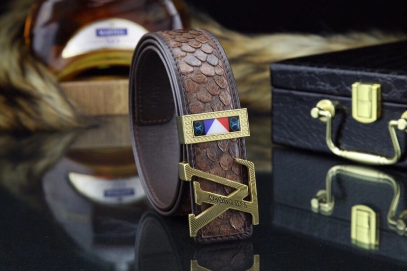 EyeCatching Louis Vuitton Belts 300813
