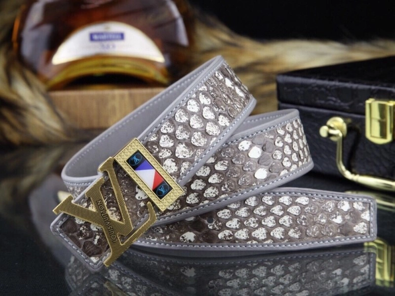 EyeCatching Louis Vuitton Belts 300813