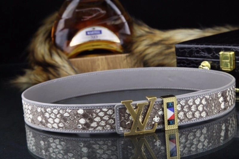 EyeCatching Louis Vuitton Belts 300813