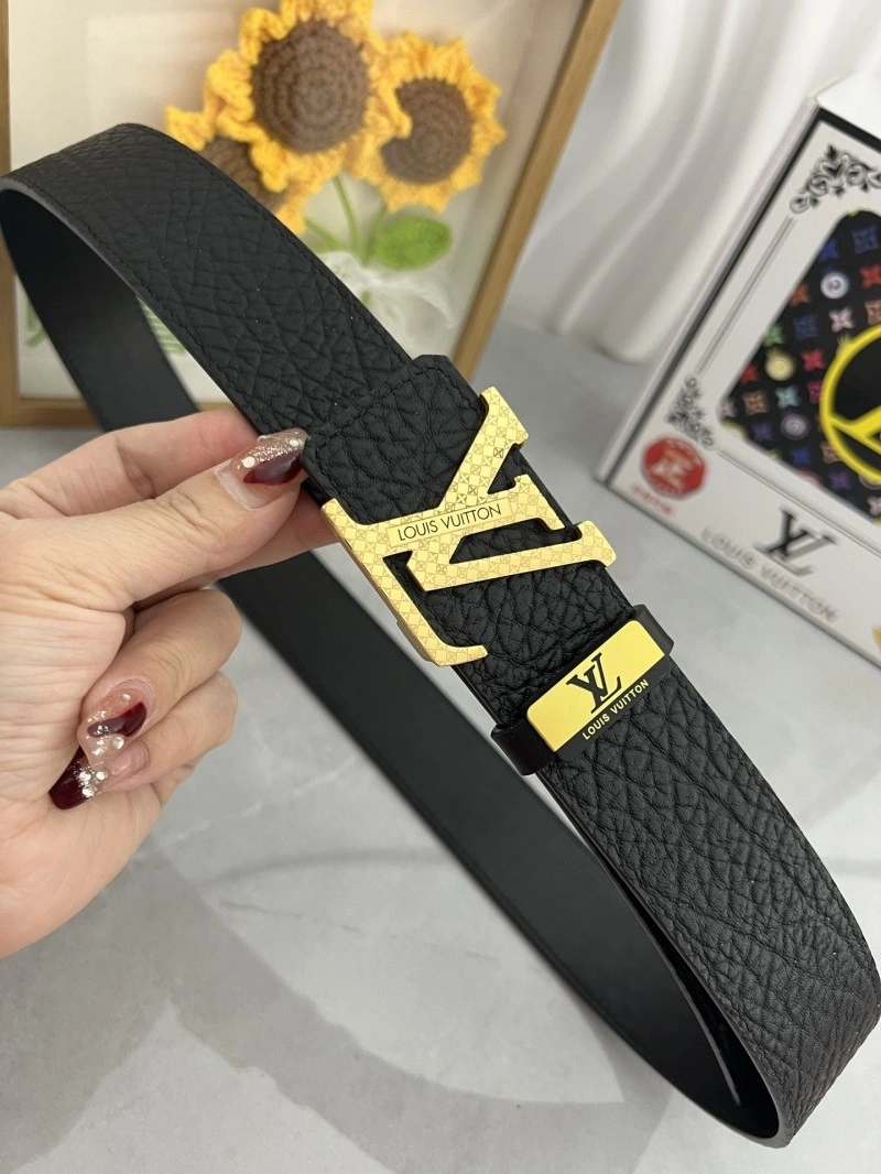 Functional Louis Vuitton Belts 300759