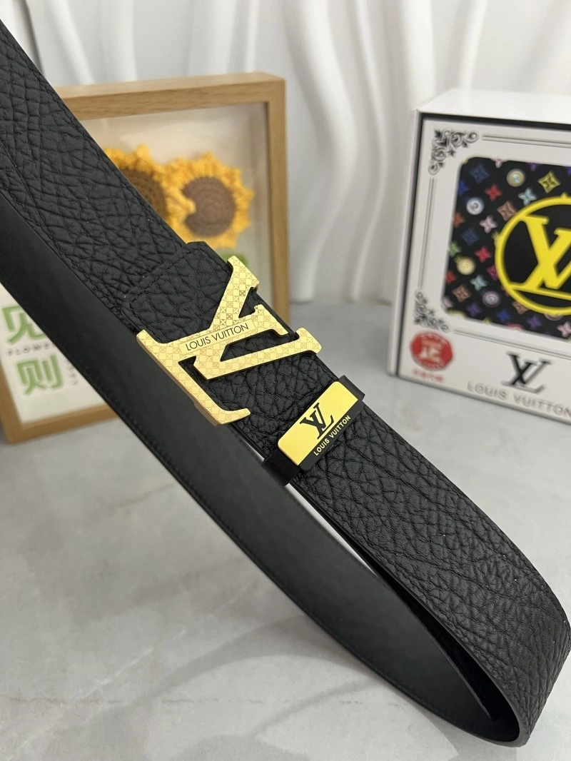 Functional Louis Vuitton Belts 300759