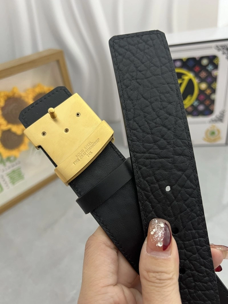 Functional Louis Vuitton Belts 300759