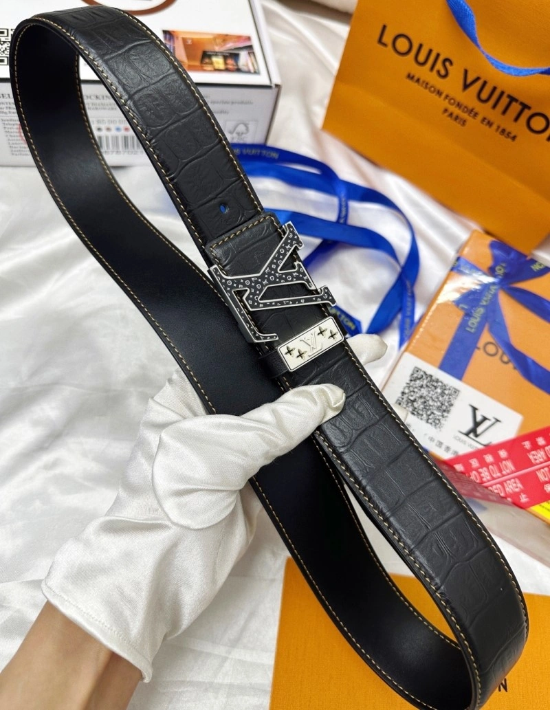ZipUp Louis Vuitton Belts 300654