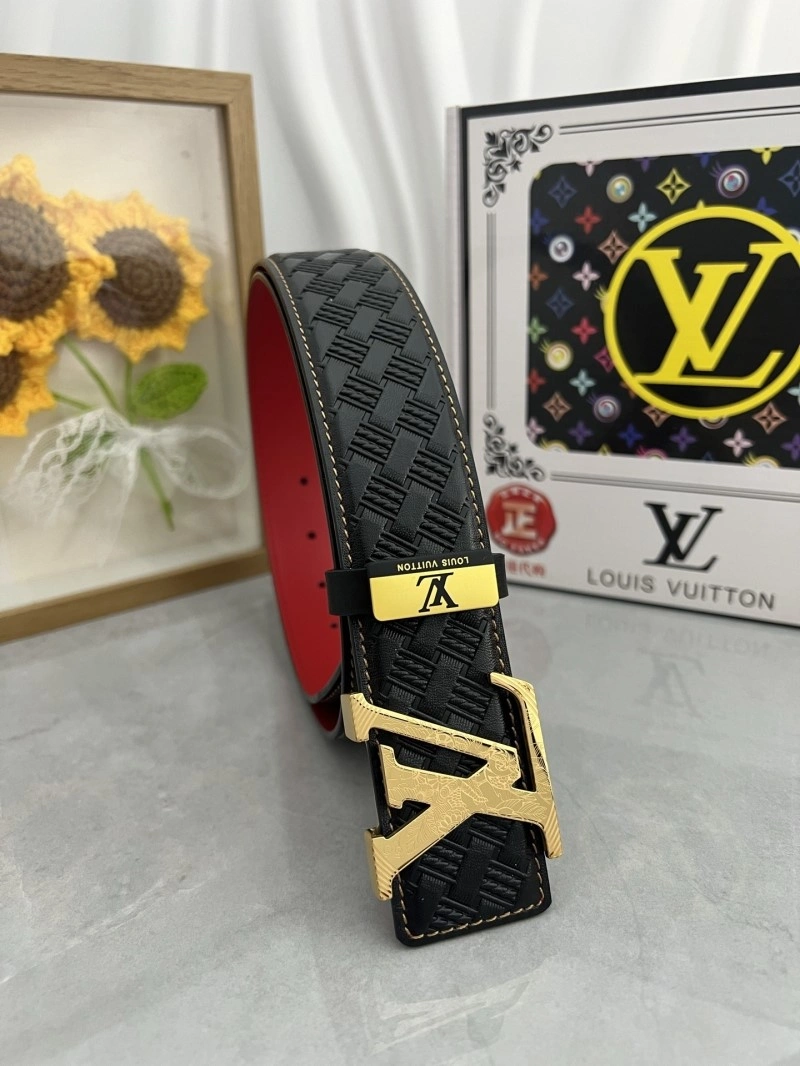 Minimalist Louis Vuitton Belts 300601