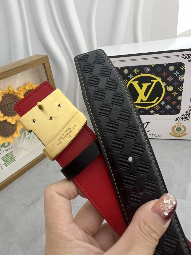 Minimalist Louis Vuitton Belts 300601