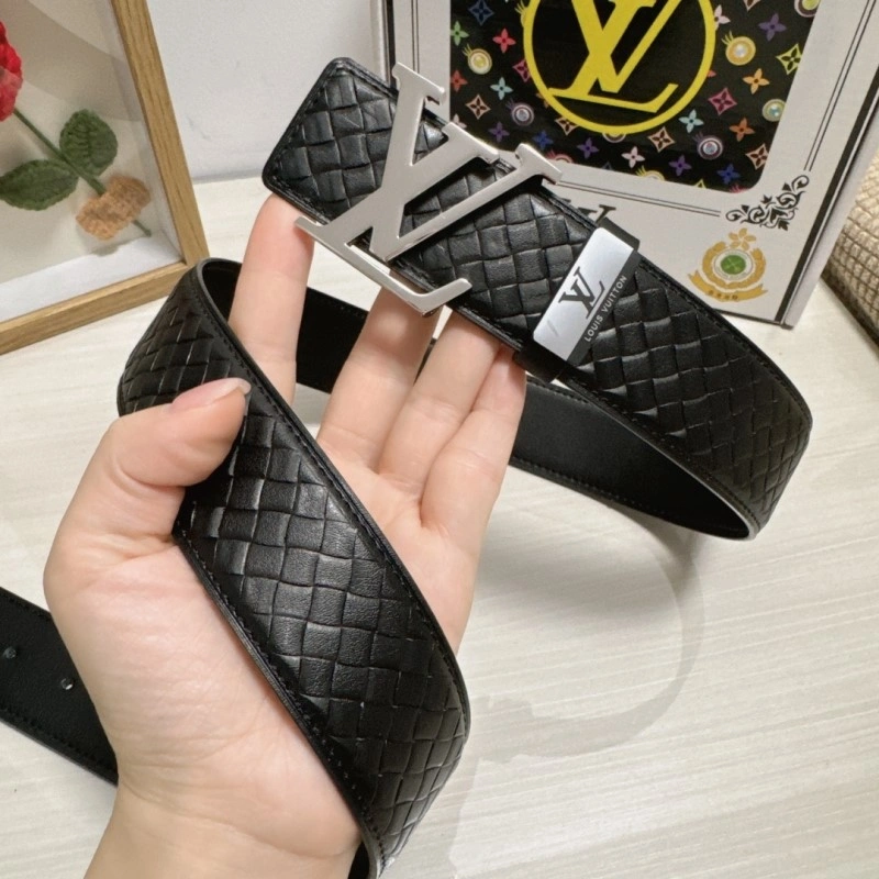 EyeCatching Louis Vuitton Belts 300595