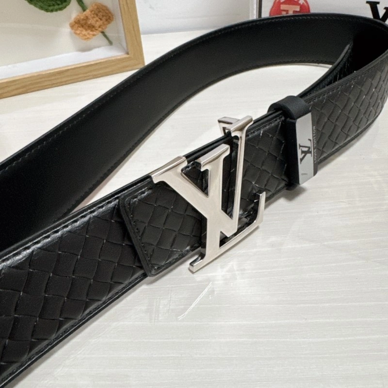 EyeCatching Louis Vuitton Belts 300595
