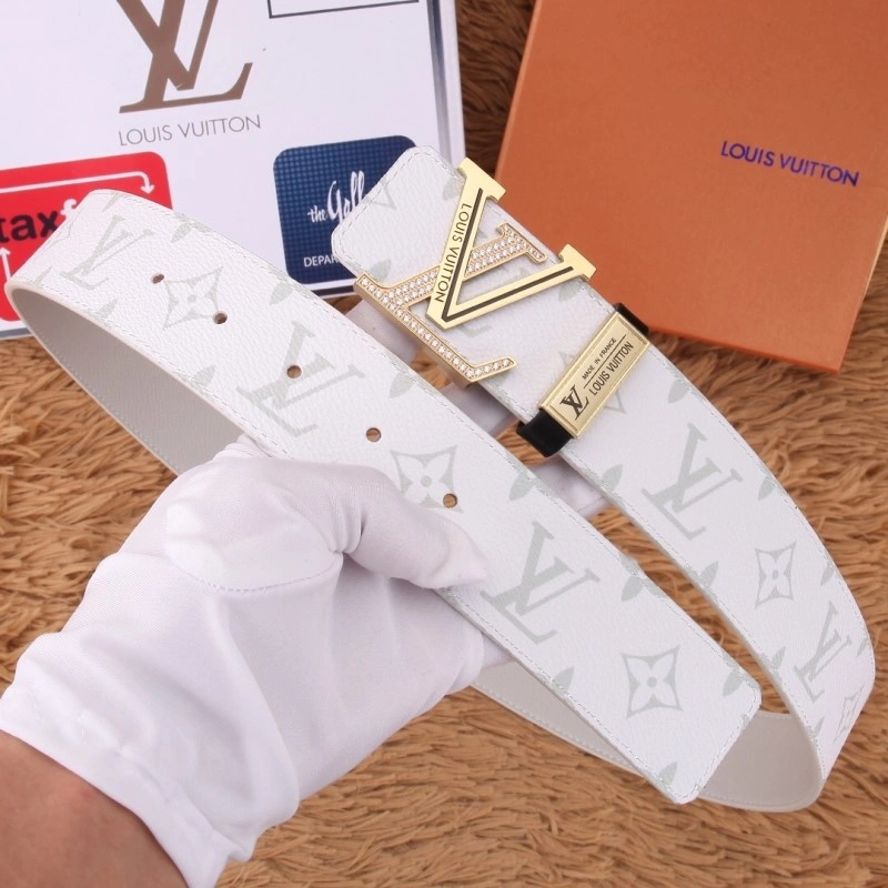 Versatile Louis Vuitton Belts 300578