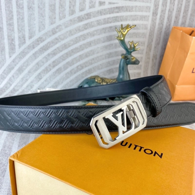 Practical Louis Vuitton Belts 300520