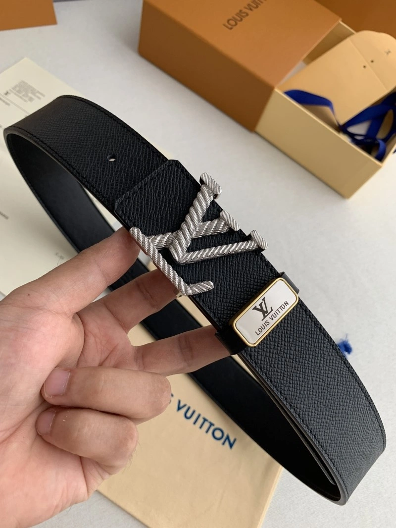 Unisex Louis Vuitton Belts 300506