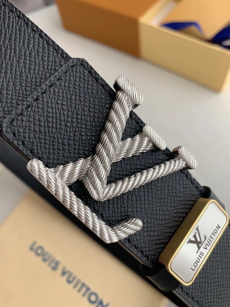 Unisex Louis Vuitton Belts 300506