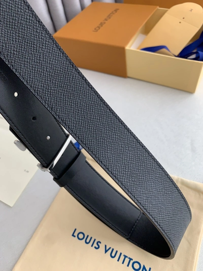 Unisex Louis Vuitton Belts 300506