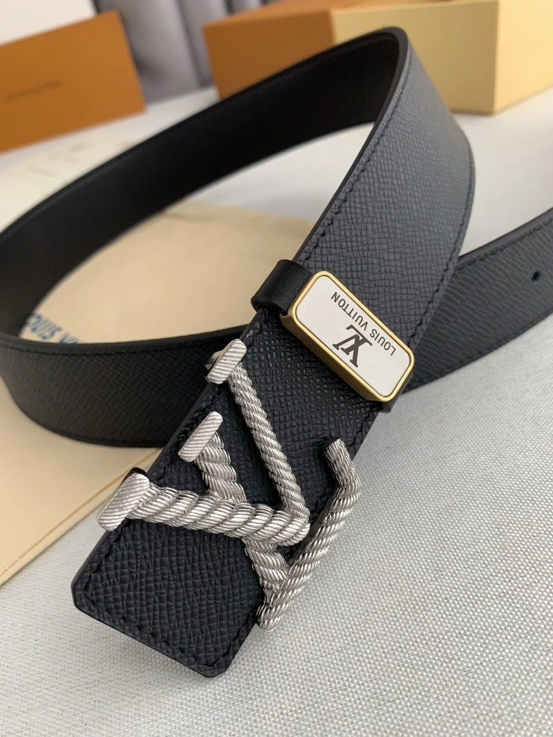 Unisex Louis Vuitton Belts 300506