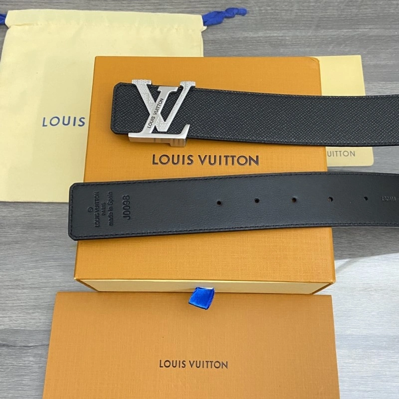 Bright Louis Vuitton Belts 300439