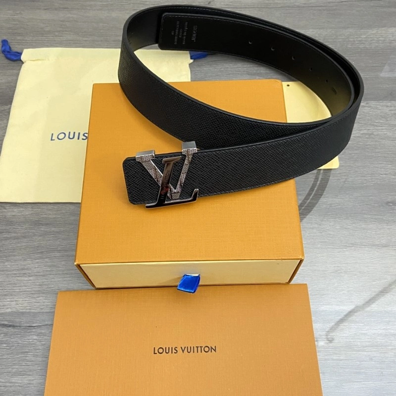 Bright Louis Vuitton Belts 300439
