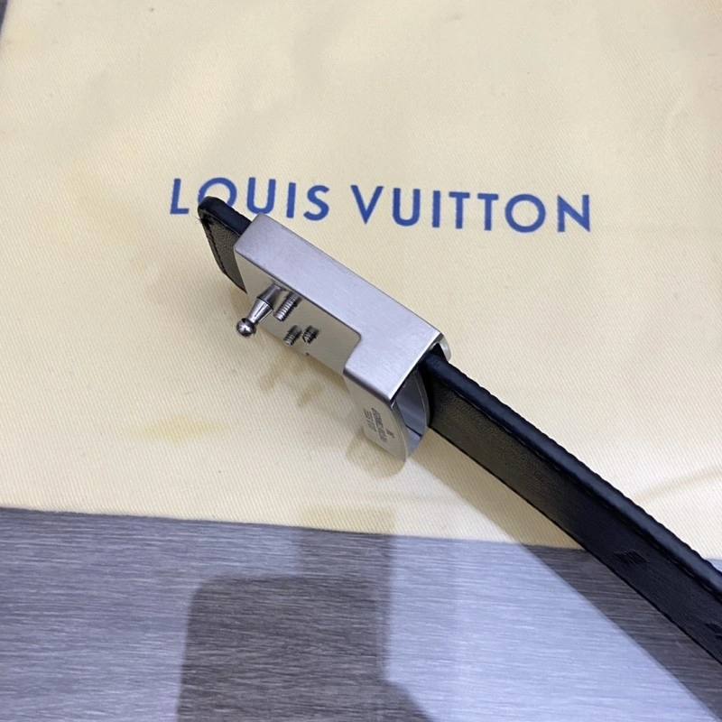 Bright Louis Vuitton Belts 300439