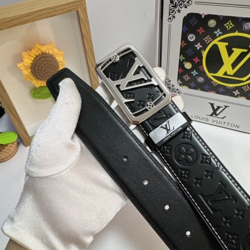 Louis Vuitton Belts Upgraded 300459
