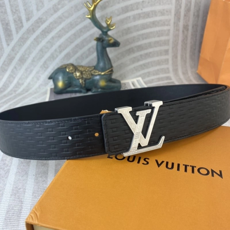 Unisex Louis Vuitton Belts 300431