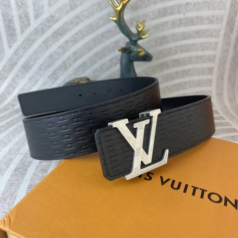 Unisex Louis Vuitton Belts 300431