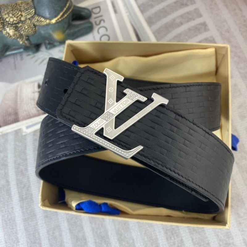 Unisex Louis Vuitton Belts 300431