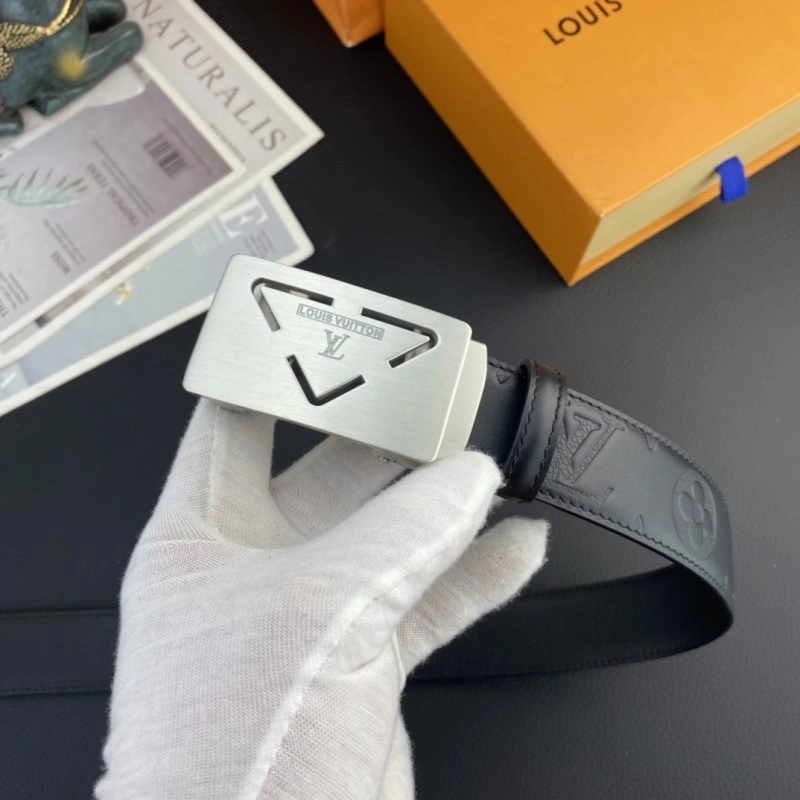 Modern Louis Vuitton Belts 300417