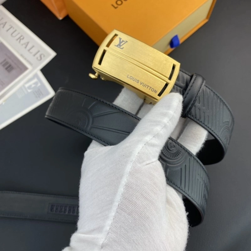 Minimalist Louis Vuitton Belts 300430