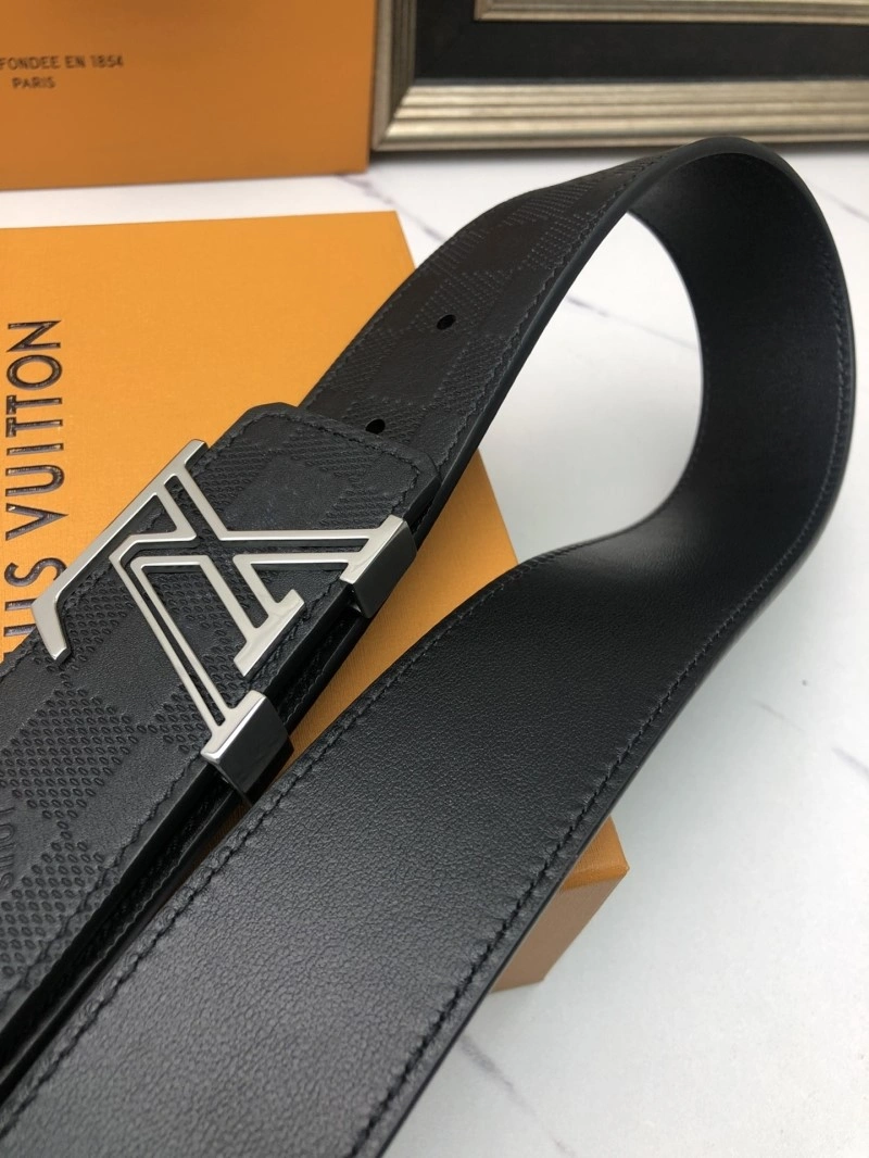 Bright Louis Vuitton Belts 300390